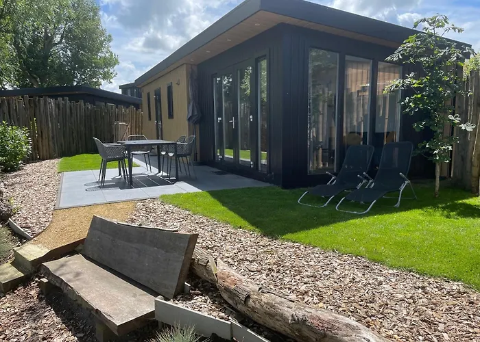 Vogelvrij, Vakantie Woning Met Landelijk Uitzicht En Geheel Omheinde Tuin